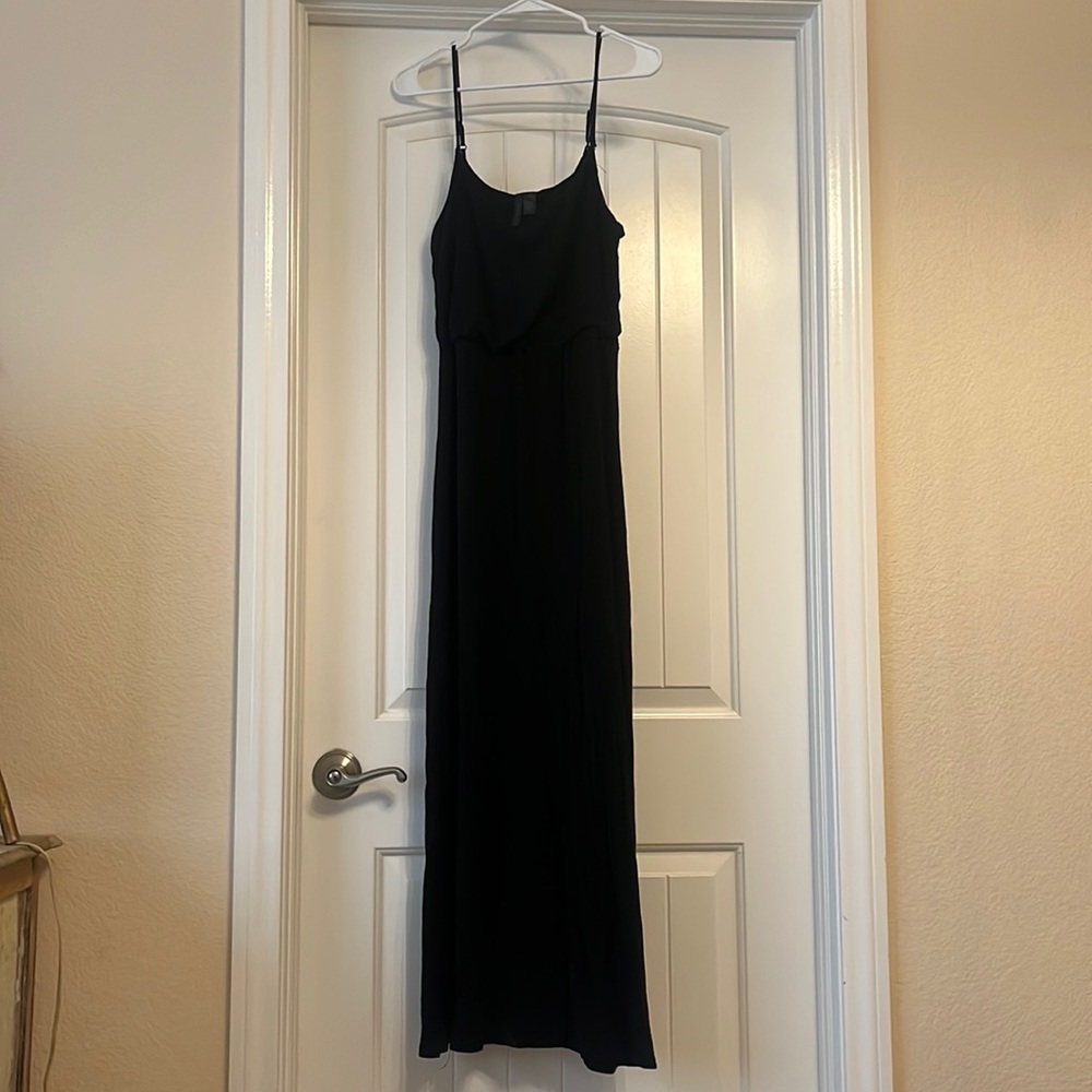 Full tilt brand black summer dress, size small with adjustable straps